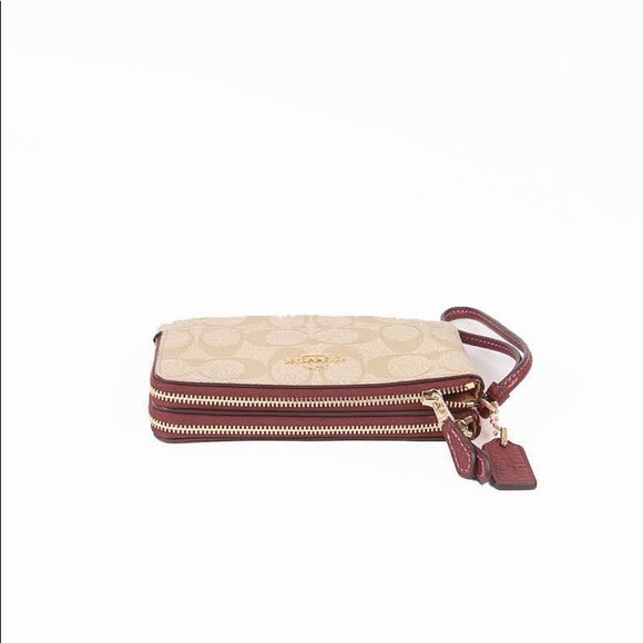 ⭐️Coach Signature Double Corner Zip Wristlet⭐️ - Picture 2 of 9